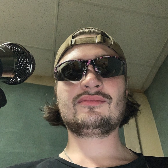 Meet the Posher - Picture 3 of 3